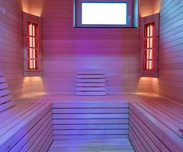 Rajska Oaza אכסניה