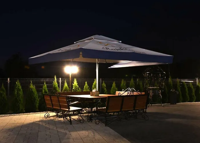 Hostel Rajska Oaza *